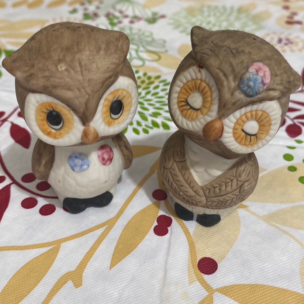 Salt, pepper shakers
